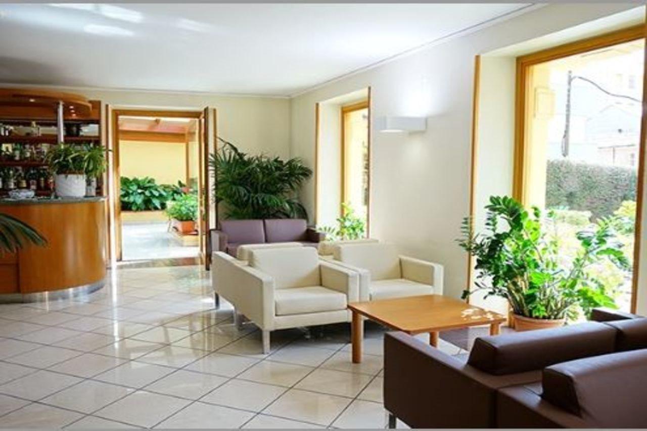 Hotel Careni Villa Italia 菲纳莱利古雷 外观 照片