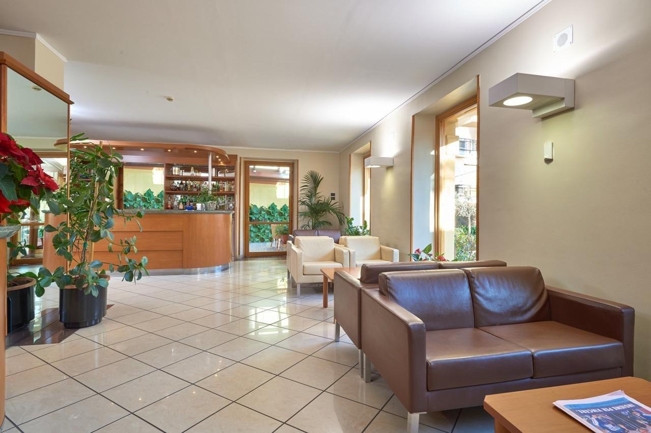 Hotel Careni Villa Italia 菲纳莱利古雷 外观 照片