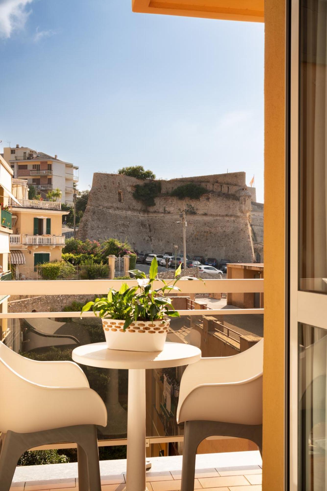 Hotel Careni Villa Italia 菲纳莱利古雷 外观 照片