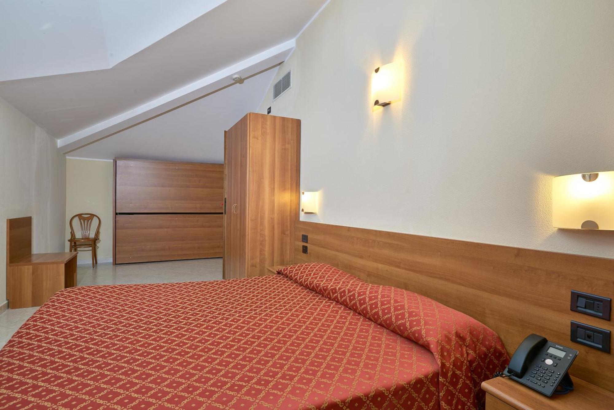 Hotel Careni Villa Italia 菲纳莱利古雷 外观 照片