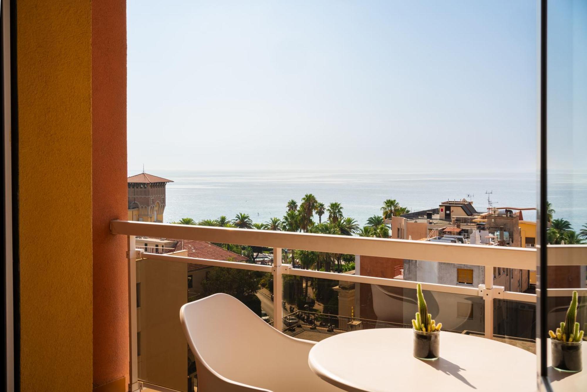 Hotel Careni Villa Italia 菲纳莱利古雷 外观 照片