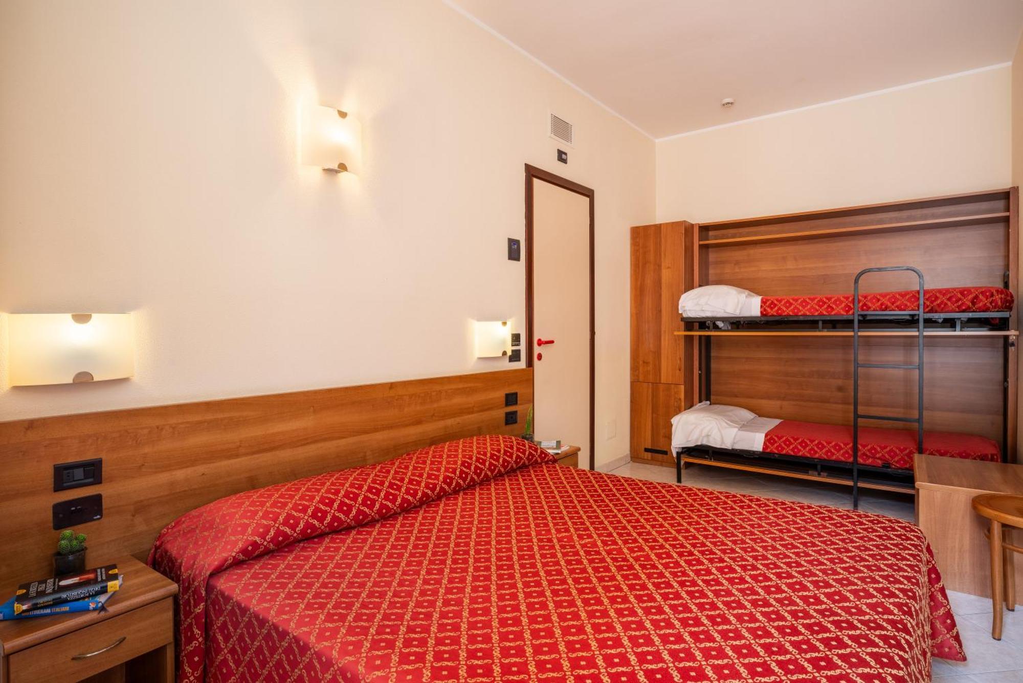 Hotel Careni Villa Italia 菲纳莱利古雷 外观 照片