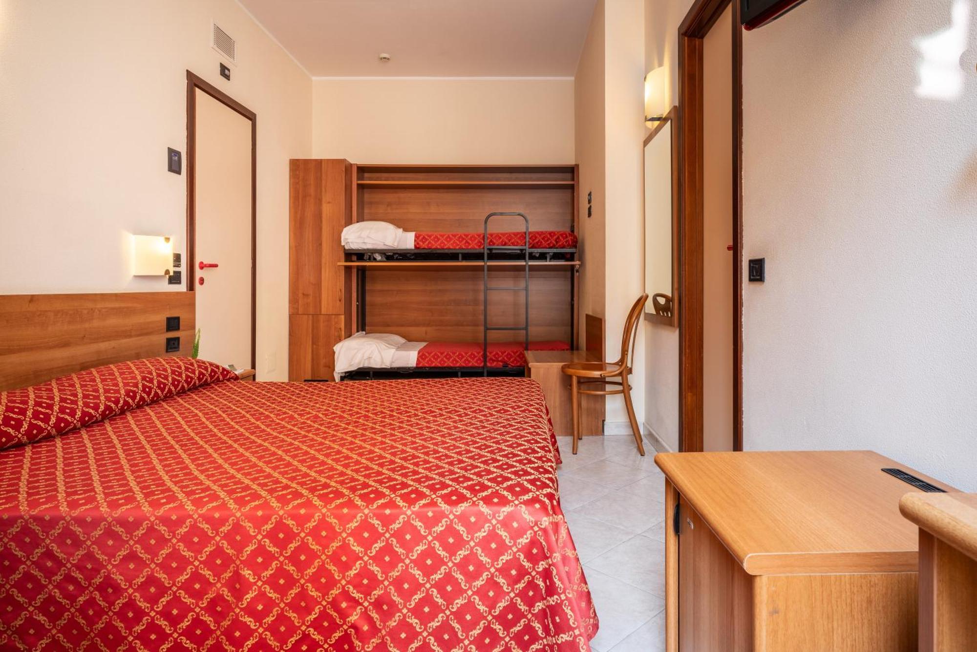 Hotel Careni Villa Italia 菲纳莱利古雷 外观 照片