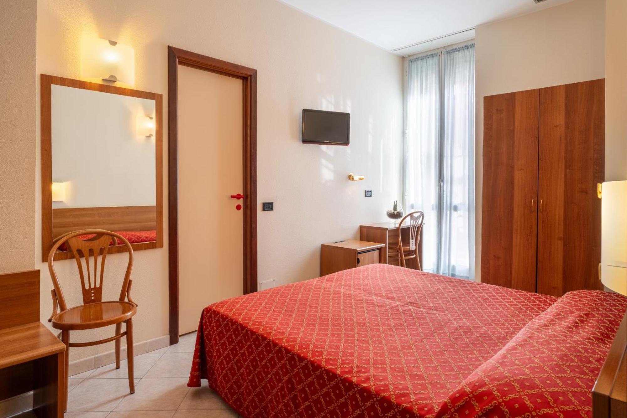 Hotel Careni Villa Italia 菲纳莱利古雷 外观 照片