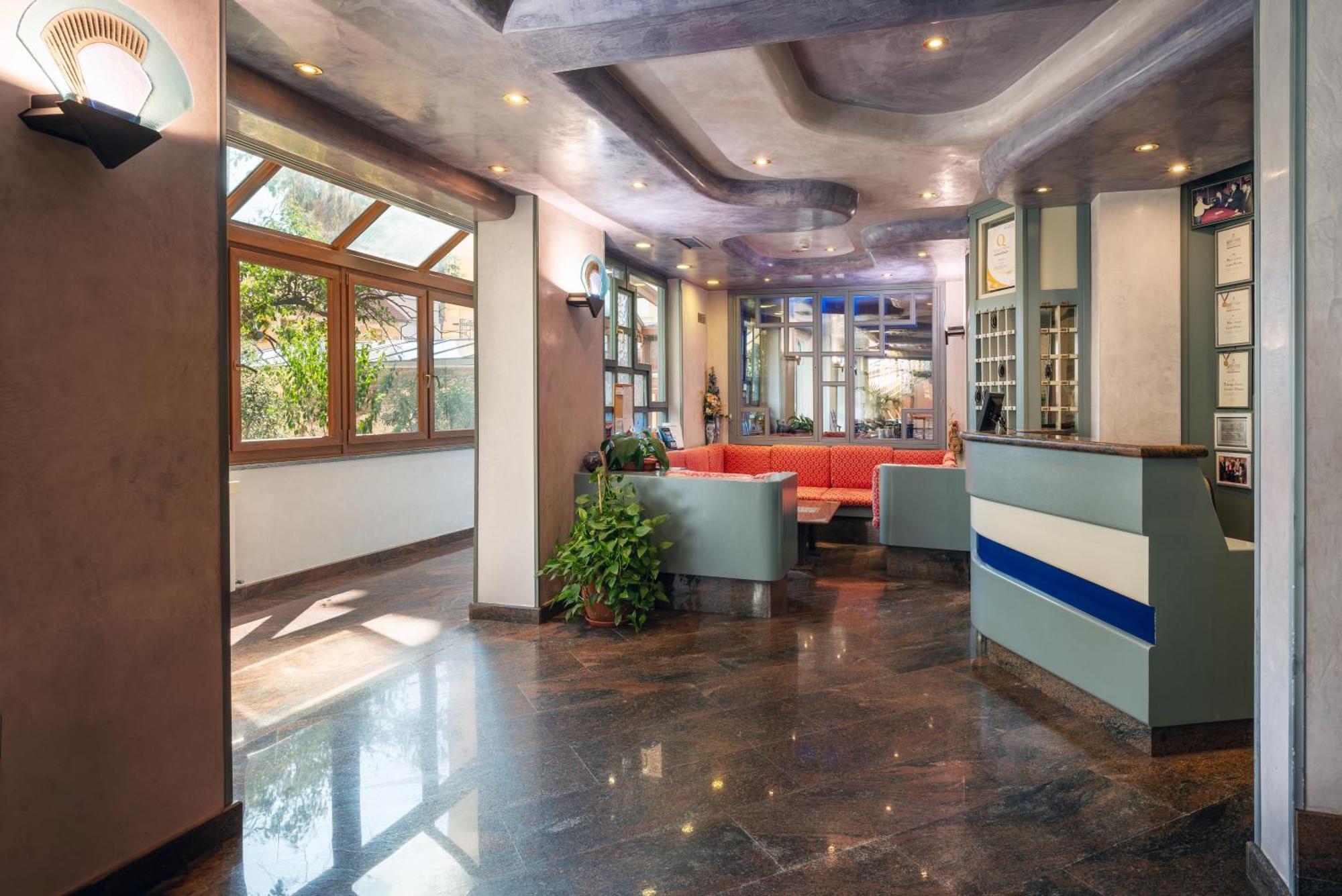 Hotel Careni Villa Italia 菲纳莱利古雷 外观 照片